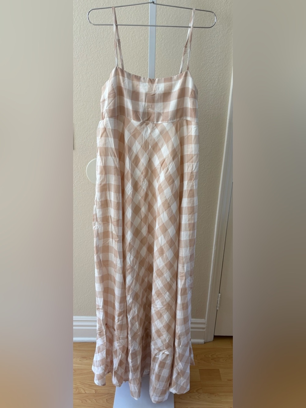 NWT - Showpo Katrien Empire Waist Maxi Dress In Beige / White Checker - Size 10 - Picture 6 of 9